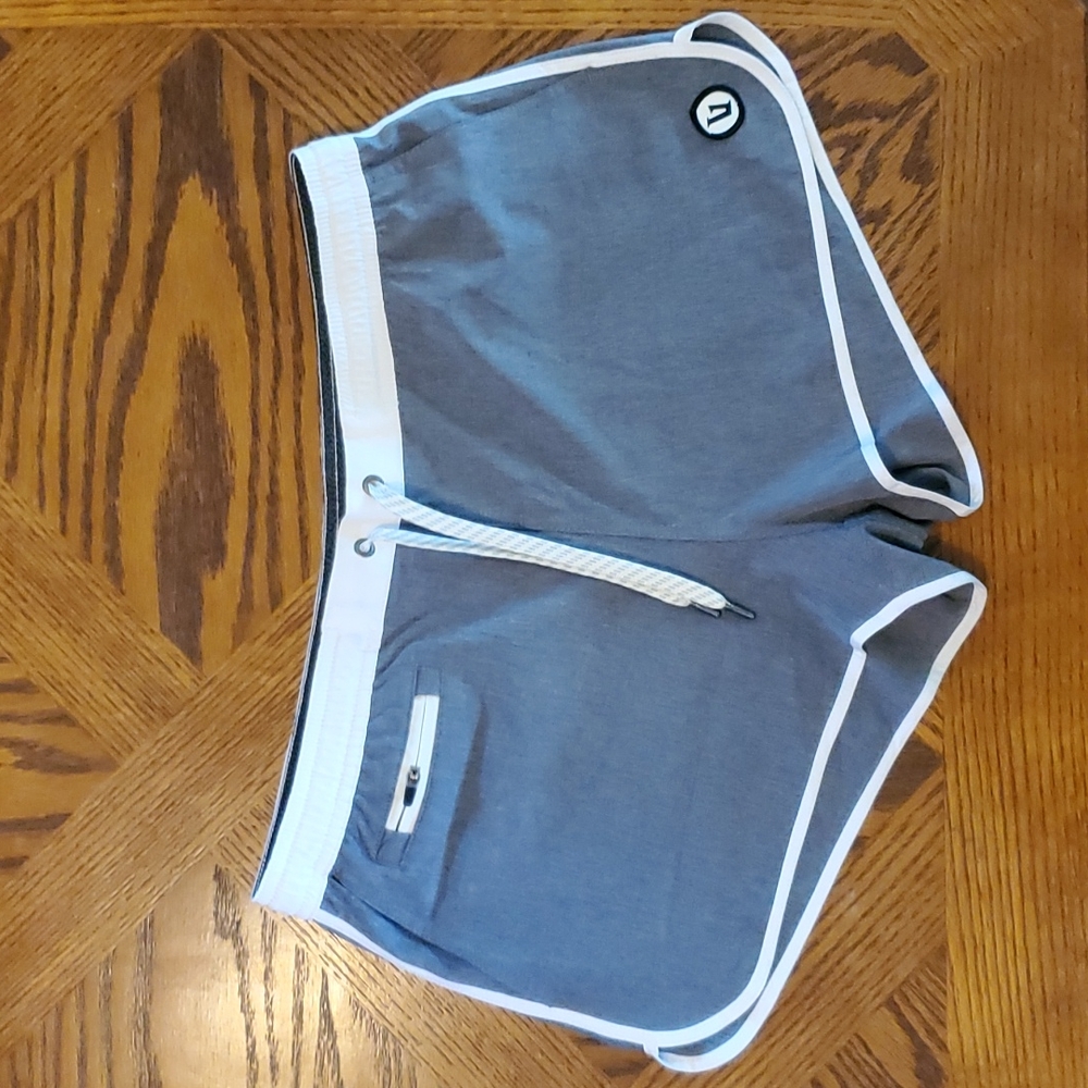 Vuori womans shorts
